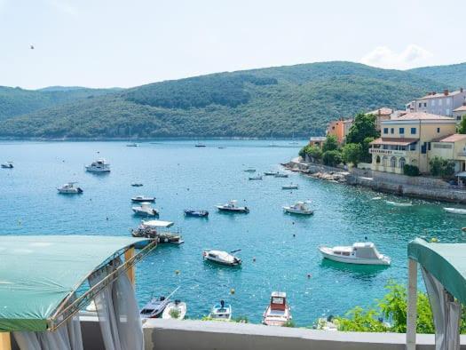 Apartmani Ella Рабац Экстерьер фото