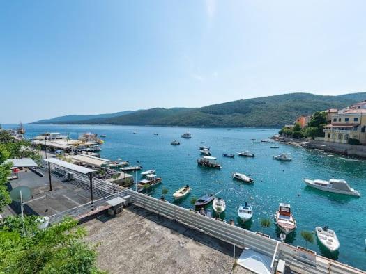 Apartmani Ella Рабац Экстерьер фото